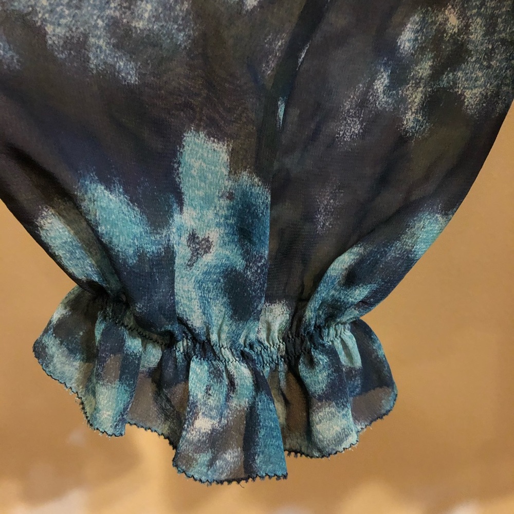 Dialogue Abstract Print Lightweight Ruffle Top - Picture 3 of 12